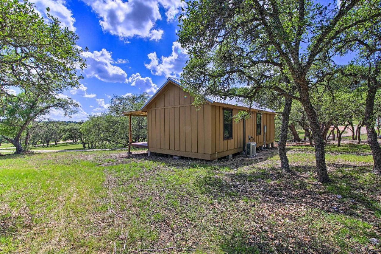 Rustic-Chic Country Cabin - 10 Mi To Main Street! 弗雷德里克斯堡 外观 照片