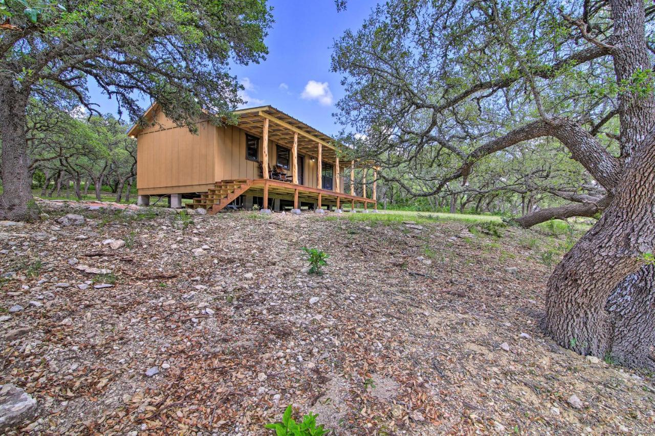 Rustic-Chic Country Cabin - 10 Mi To Main Street! 弗雷德里克斯堡 外观 照片